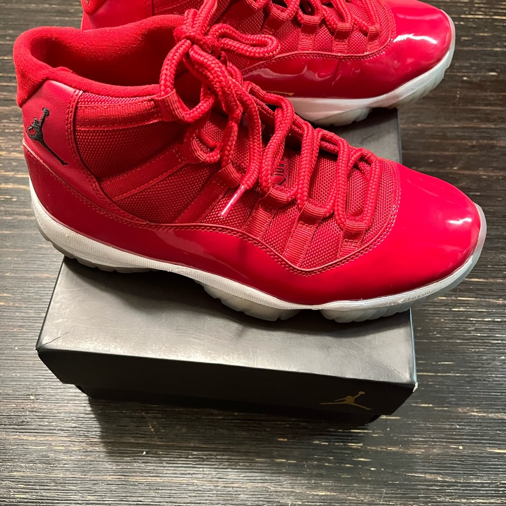 Jordan 11 - Picture 3 of 5